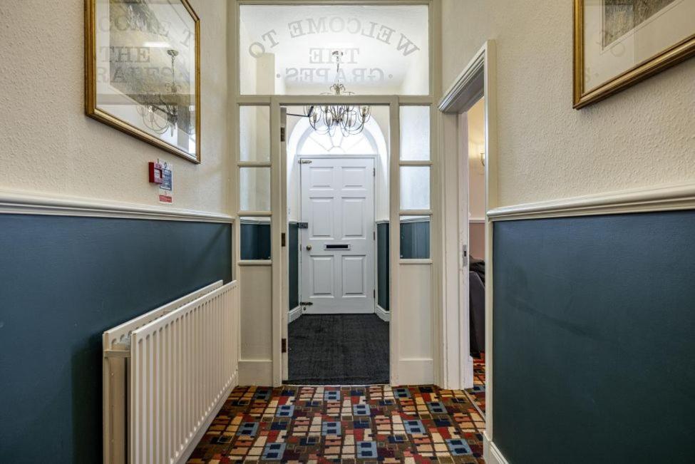 The Grapes Hotel Newcastleton Екстериор снимка